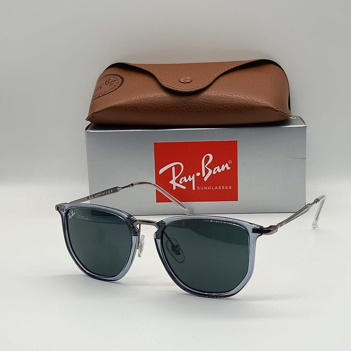 Ray ban